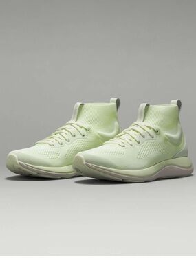 Lululemon Women's Chargefeel Mid Workout Shoe